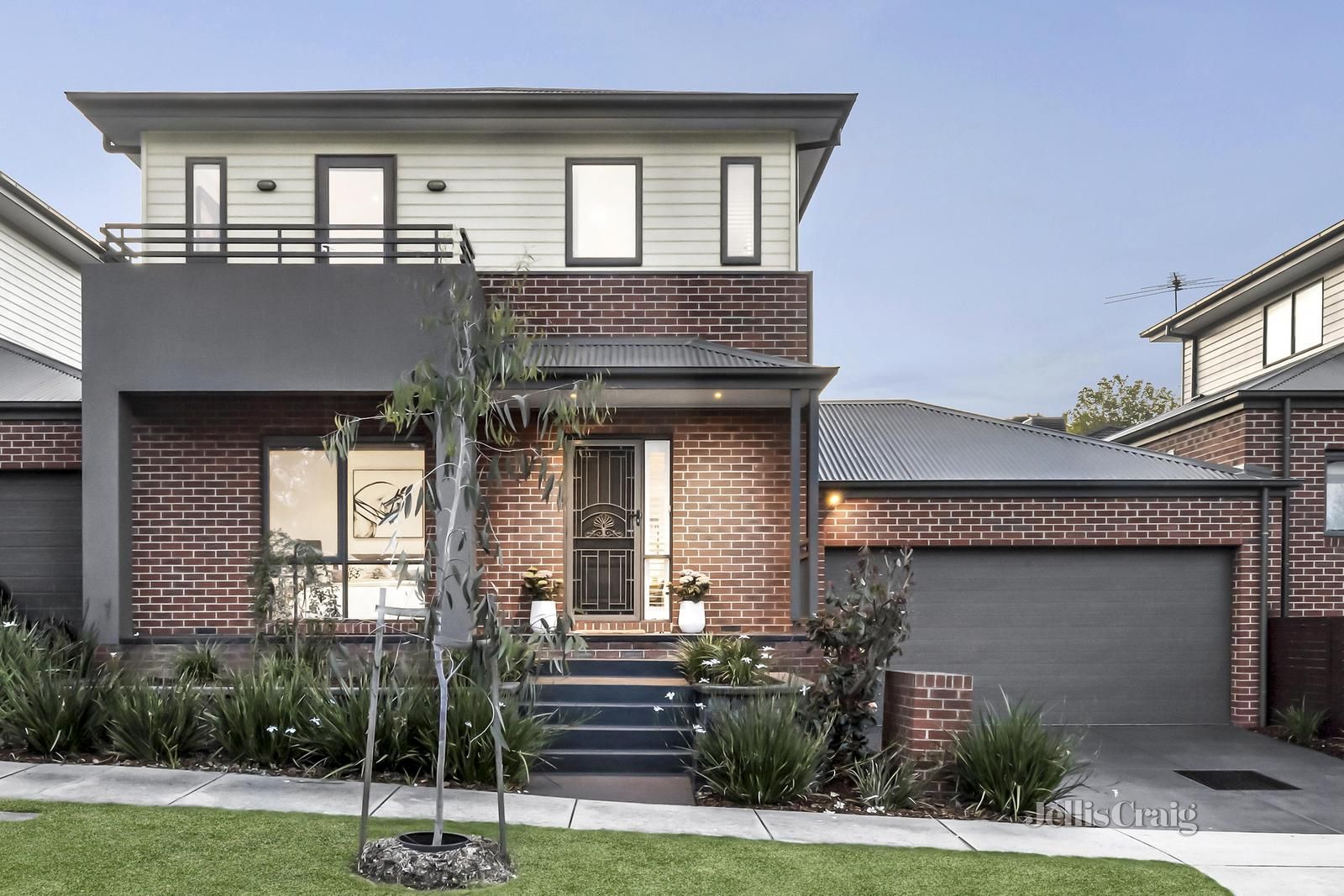 4 bedrooms Townhouse in 22A Wooddale Grove DONVALE VIC, 3111