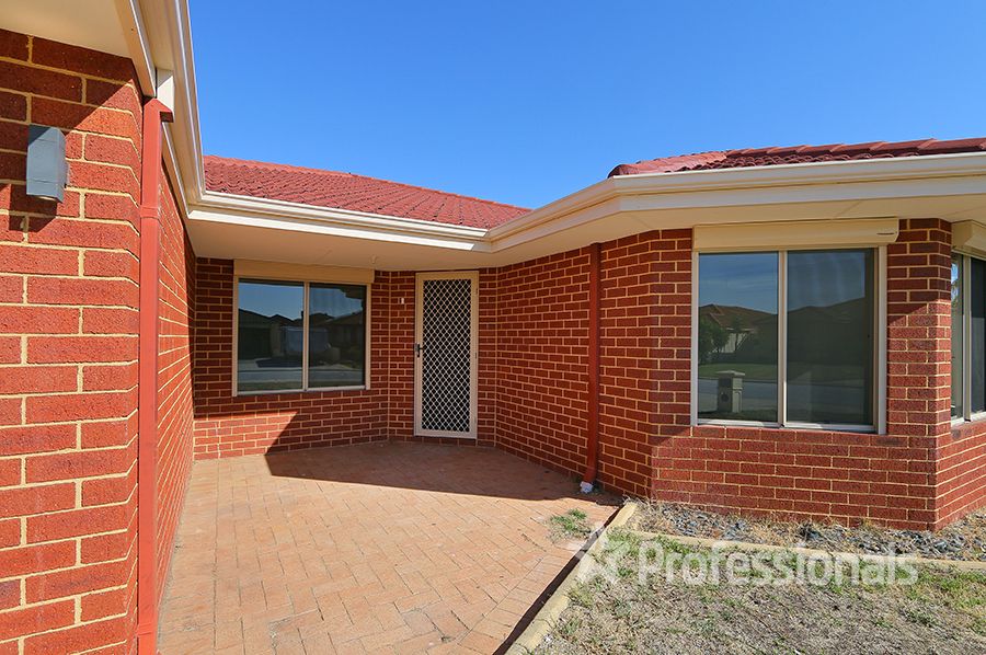 77 Shannon Ramble, Gosnells WA 6110, Image 2