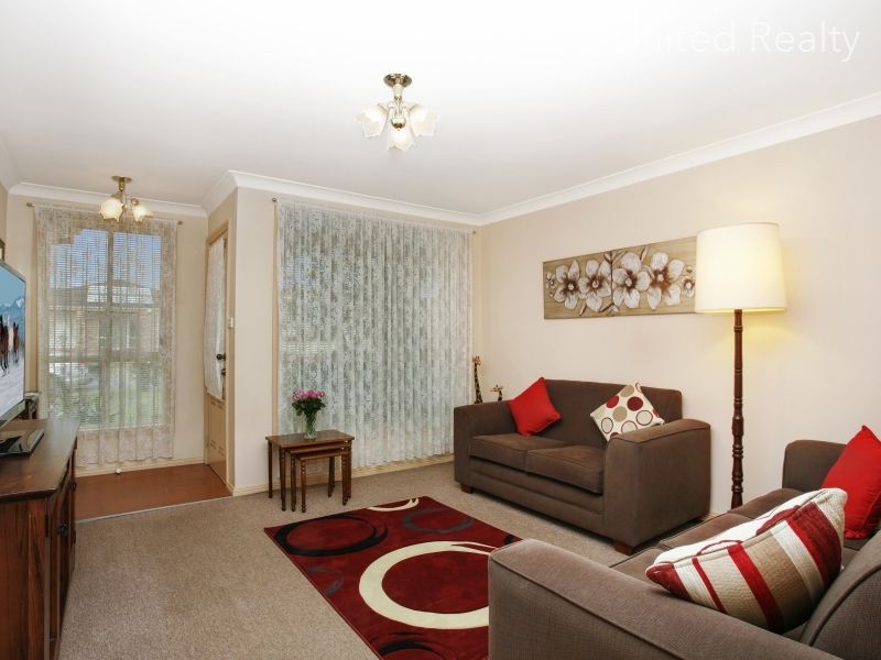 2/15 Port Macquarie Avenue, Hoxton Park NSW 2171, Image 1