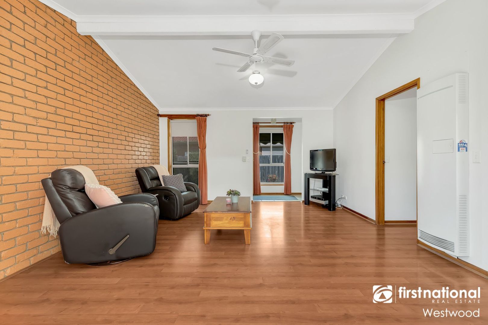 1/1 West County Drive, Wyndham Vale VIC 3024, Image 2