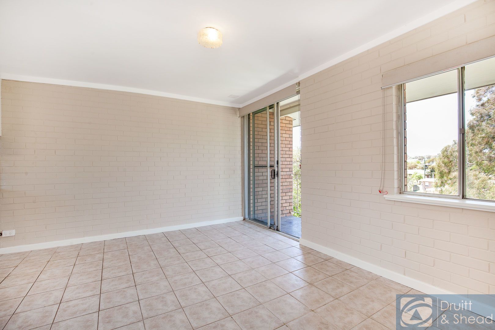 13/2 Coral Street, Scarborough WA 6019, Image 2