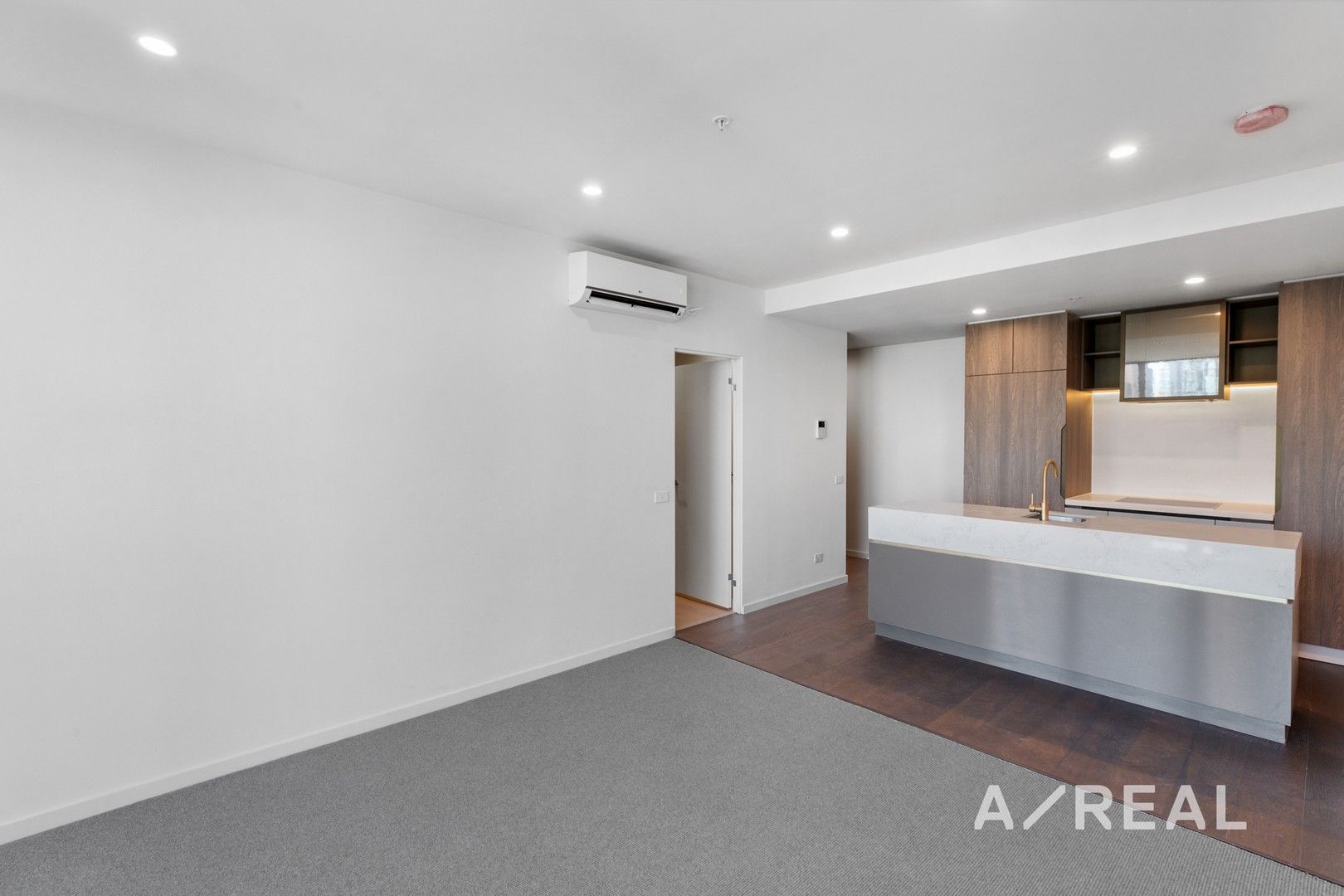 2 bedrooms Apartment / Unit / Flat in 4105/119 A'Beckett Street MELBOURNE VIC, 3000
