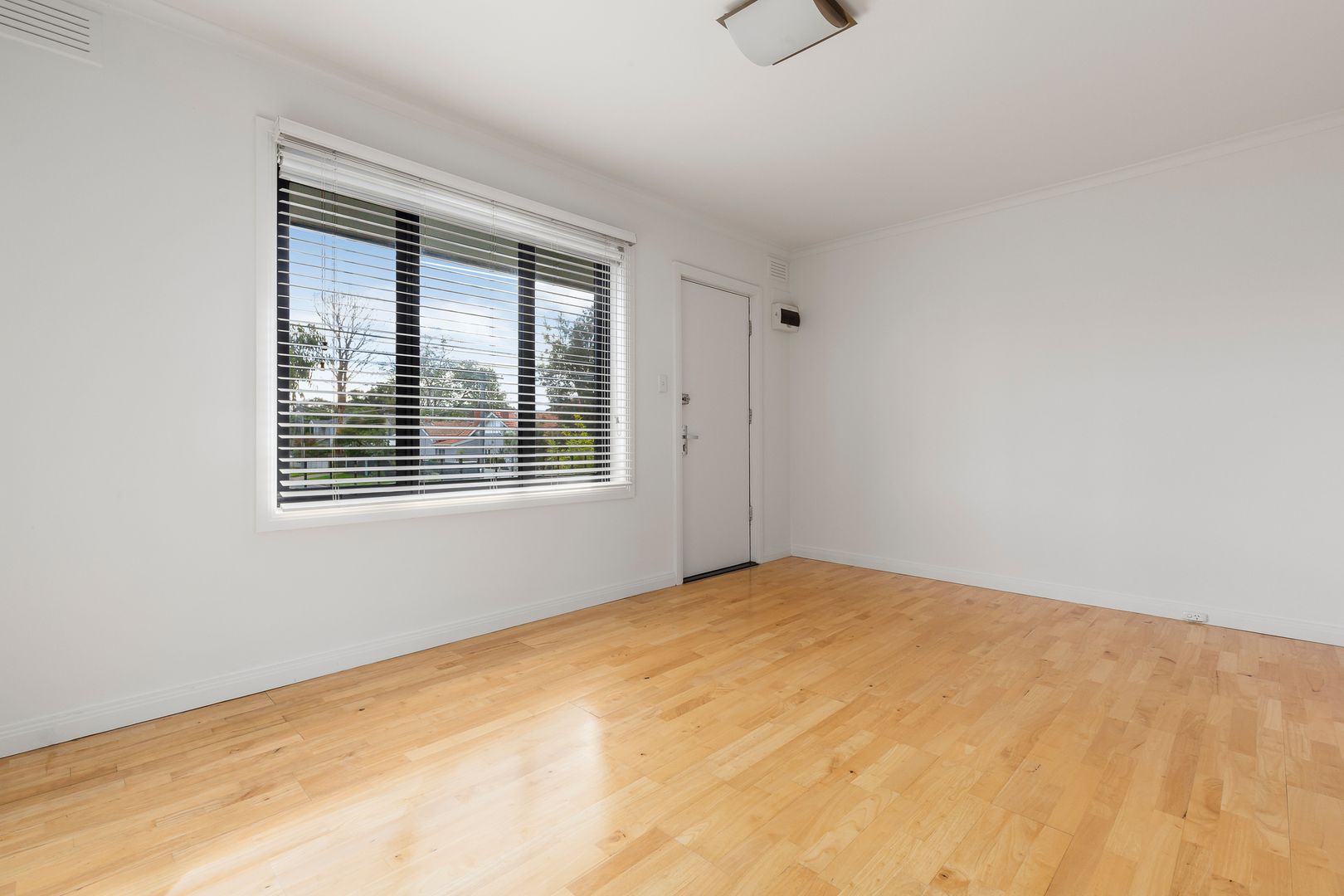 9/52 Plummer Road, Mentone VIC 3194 Apartment For Rent 350 Domain