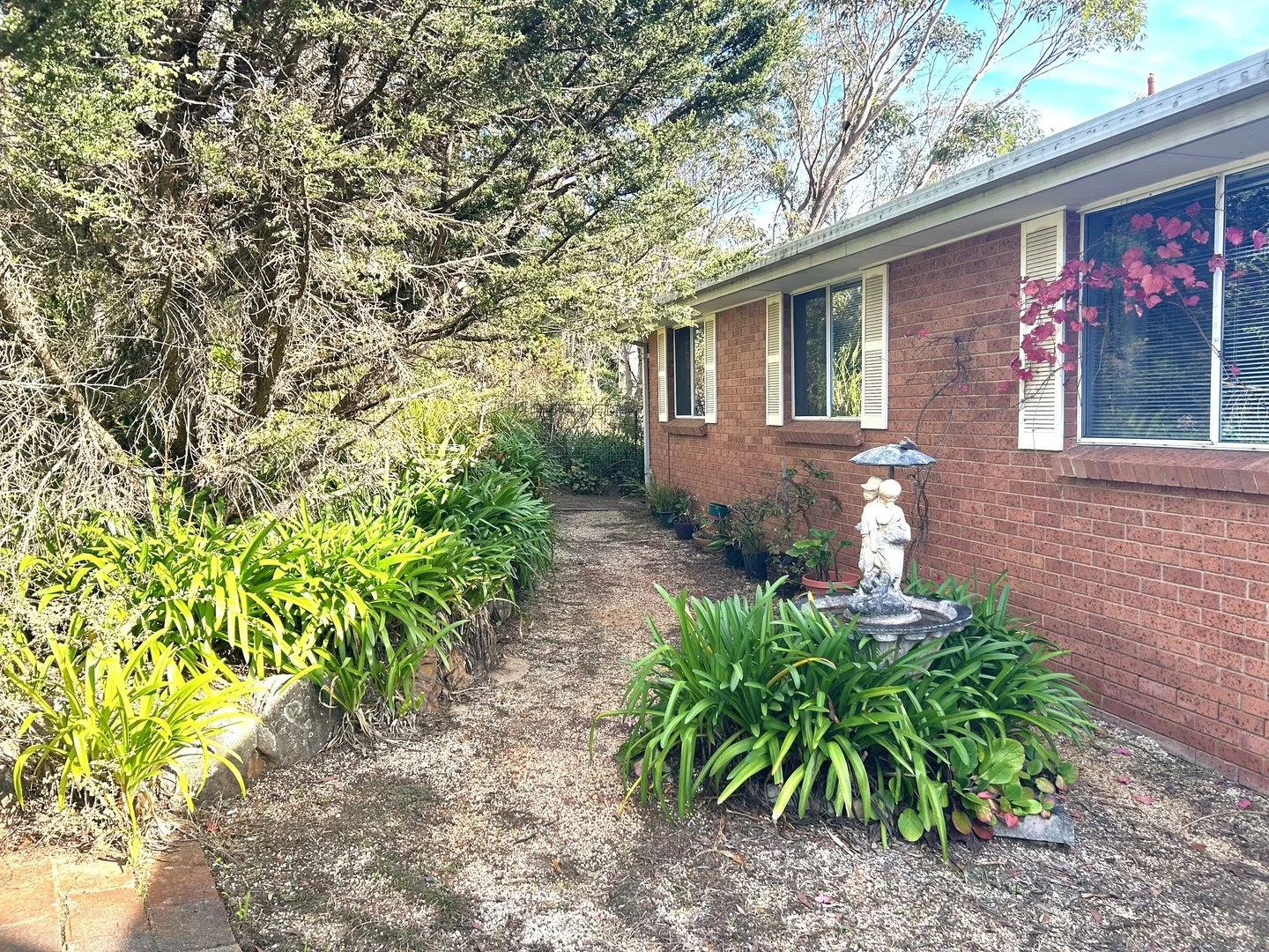 Primary image of 6 Rawson Parade, Leura NSW 2780