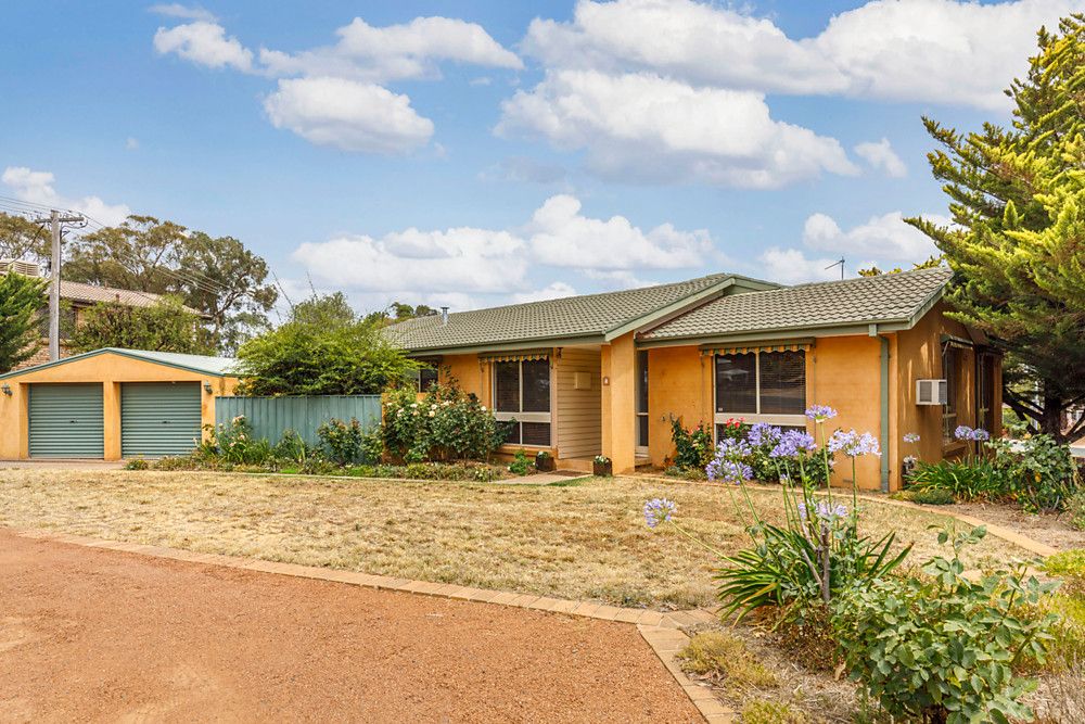 2 Hooley Place, Kambah ACT 2902, Image 0