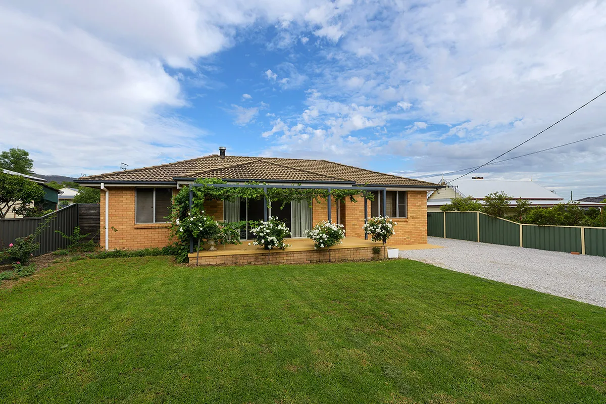 CLOSE TO EVERYTHING, Mudgee