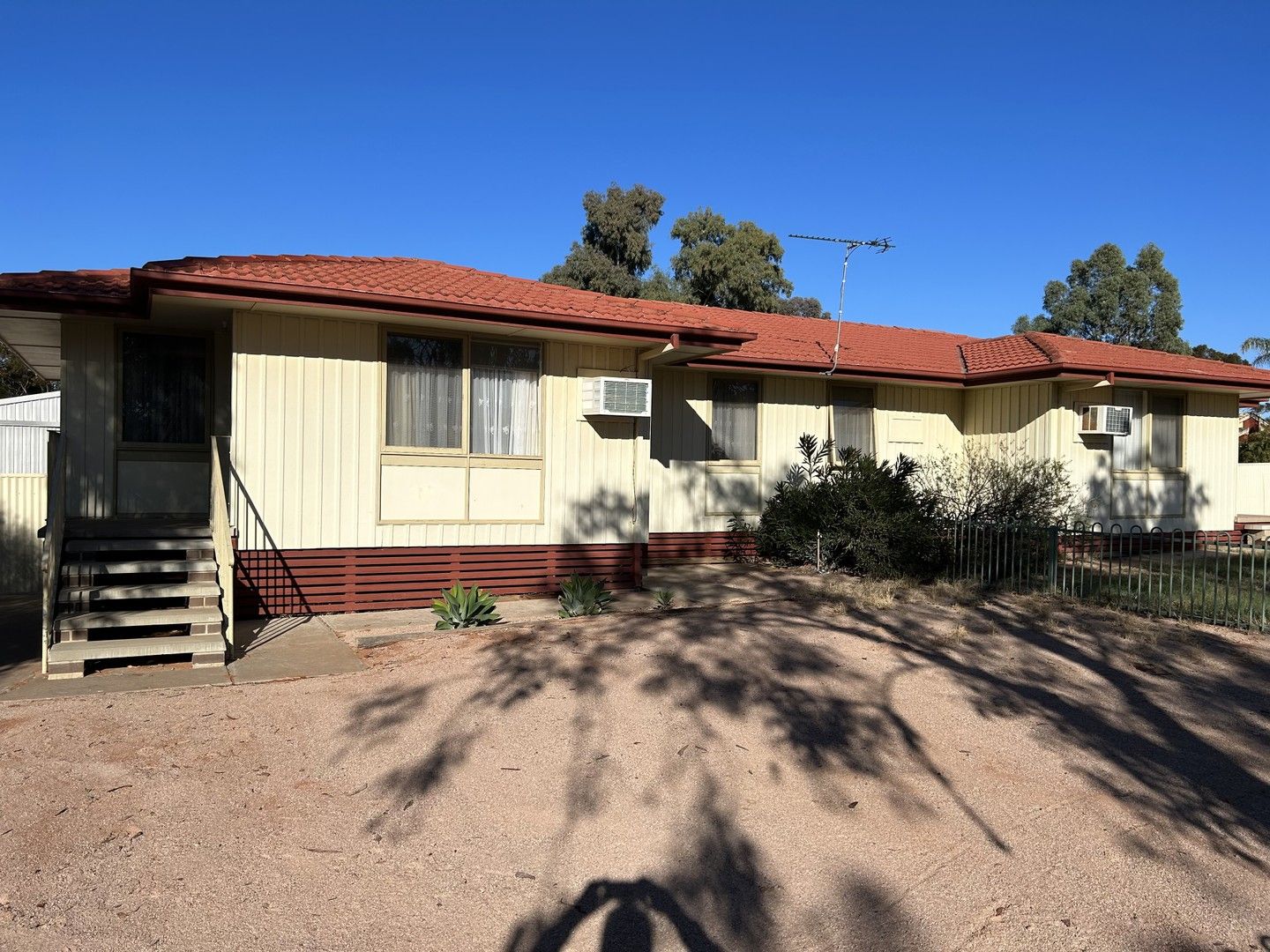 Sold 26 & 28 Crescent, Port Augusta West SA 5700 on 29 Aug