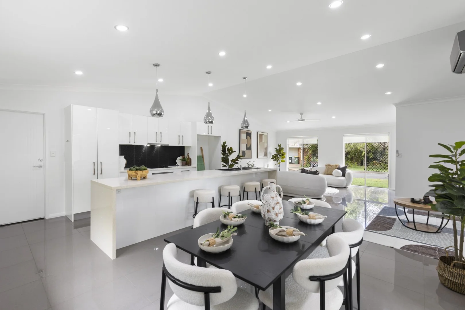 16 Maidstone Place, Robina QLD 4226