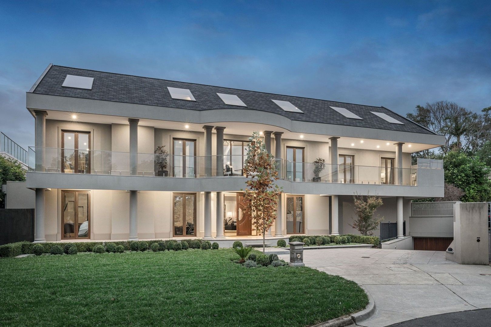 5 bedrooms House in 8 St Ninians Court BRIGHTON VIC, 3186