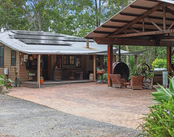 157 Camfin Road, Clear Mountain QLD 4500