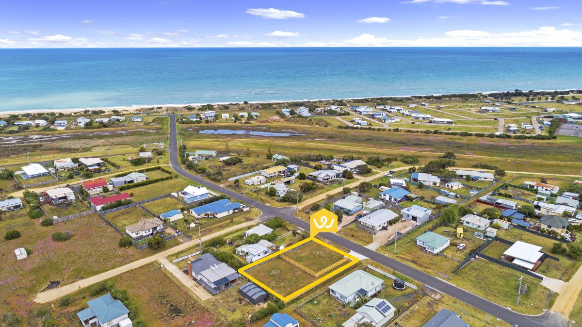 13 Centre Road, Seaspray VIC 3851, Image 0