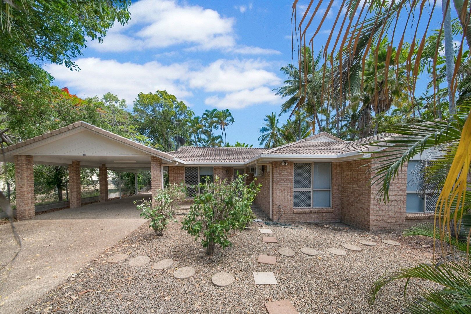 19 Crowle Street, Hyde Park QLD 4812 House For Rent Domain