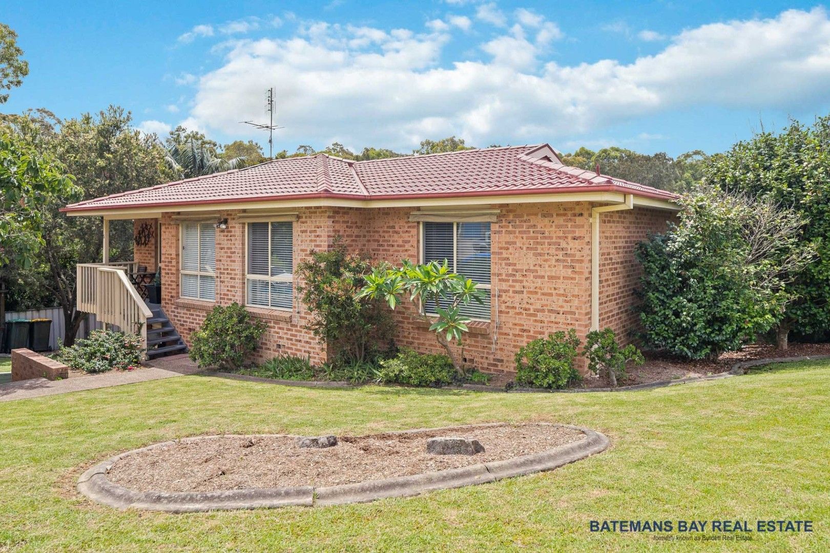 5 Peninsula Drive, North Batemans Bay Property History & Address