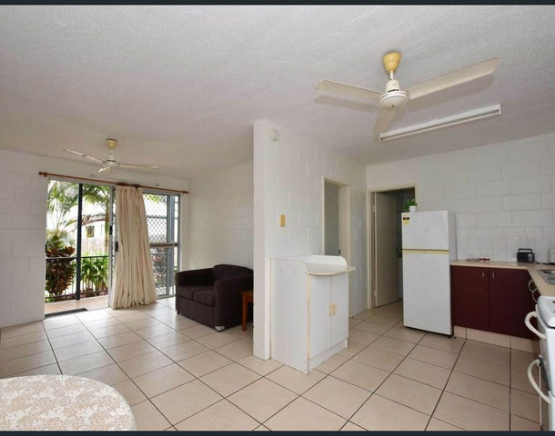 2/25 Victoria Street, Cardwell QLD 4849