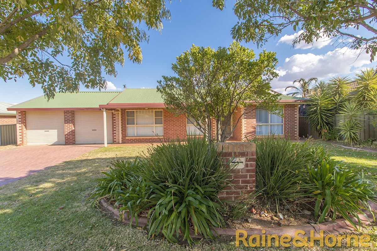 4 Plover Close, Dubbo NSW 2830