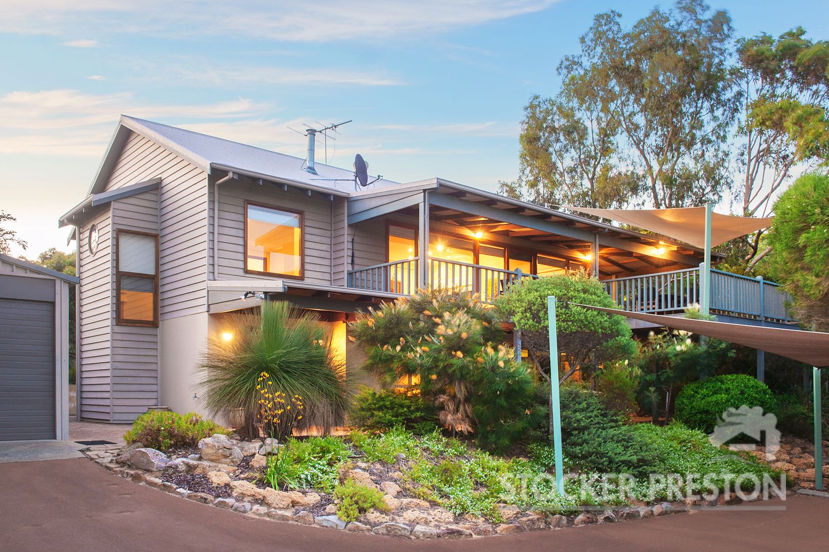 20 Eagle Crescent, Eagle Bay WA 6281, Image 2