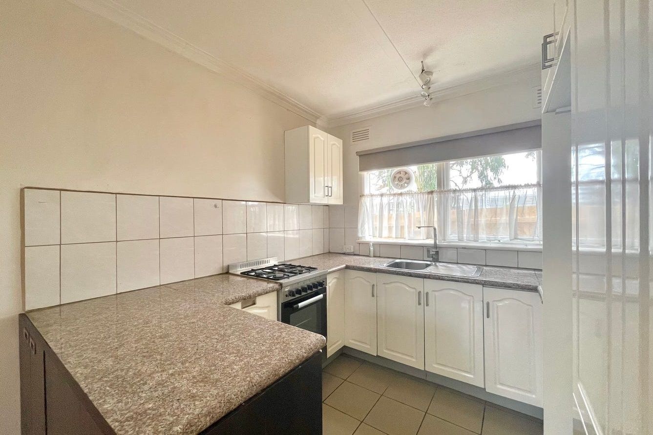 2 bedrooms Apartment / Unit / Flat in 2/24 Albert Street RINGWOOD VIC, 3134