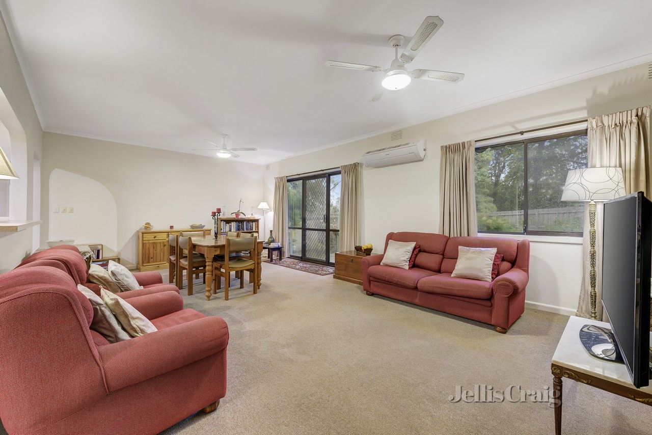 35 Marianne Way, Mount Waverley VIC 3149 House For Rent 580 Domain