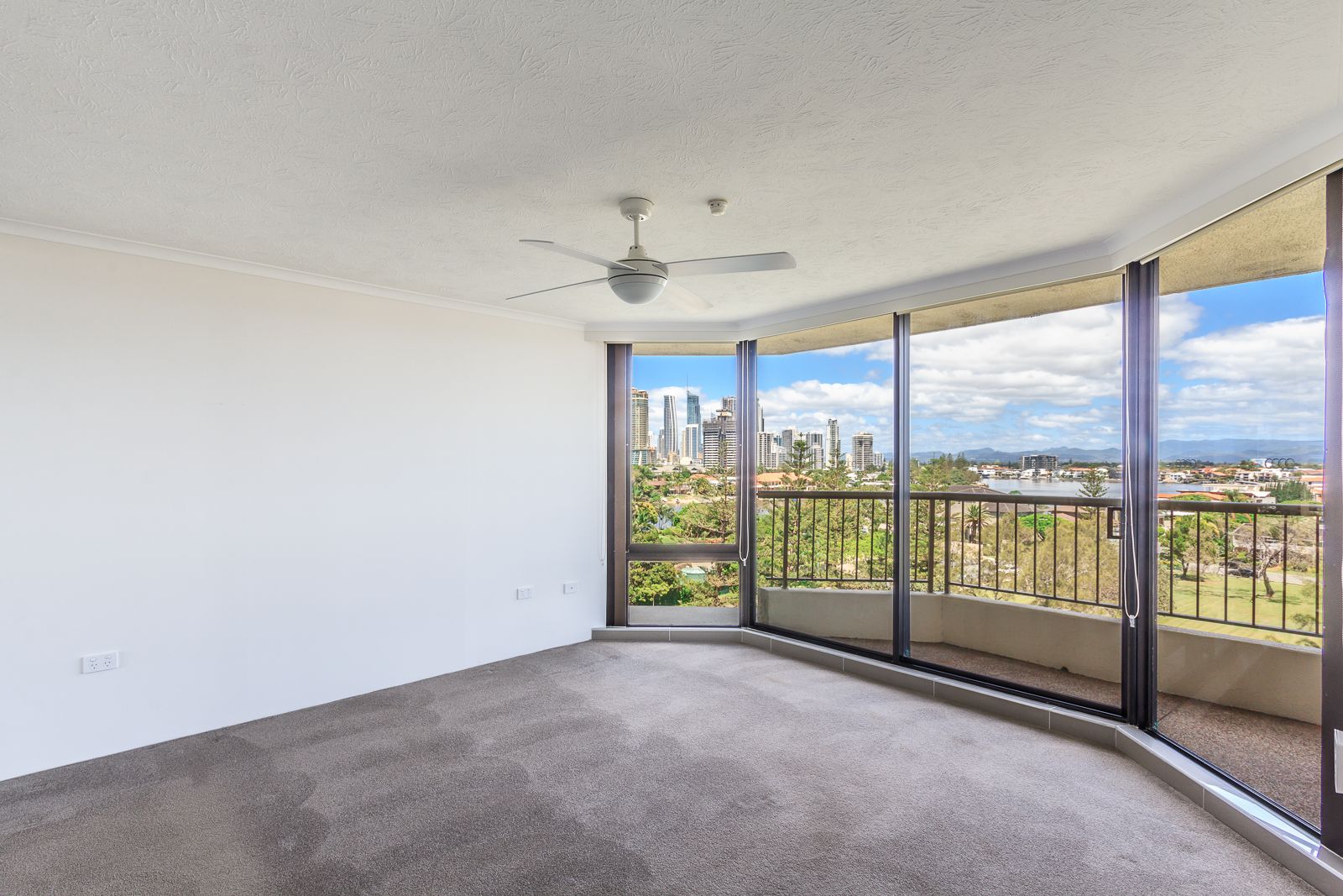 34/5 Admiralty Drive, Paradise Waters QLD 4217, Image 2