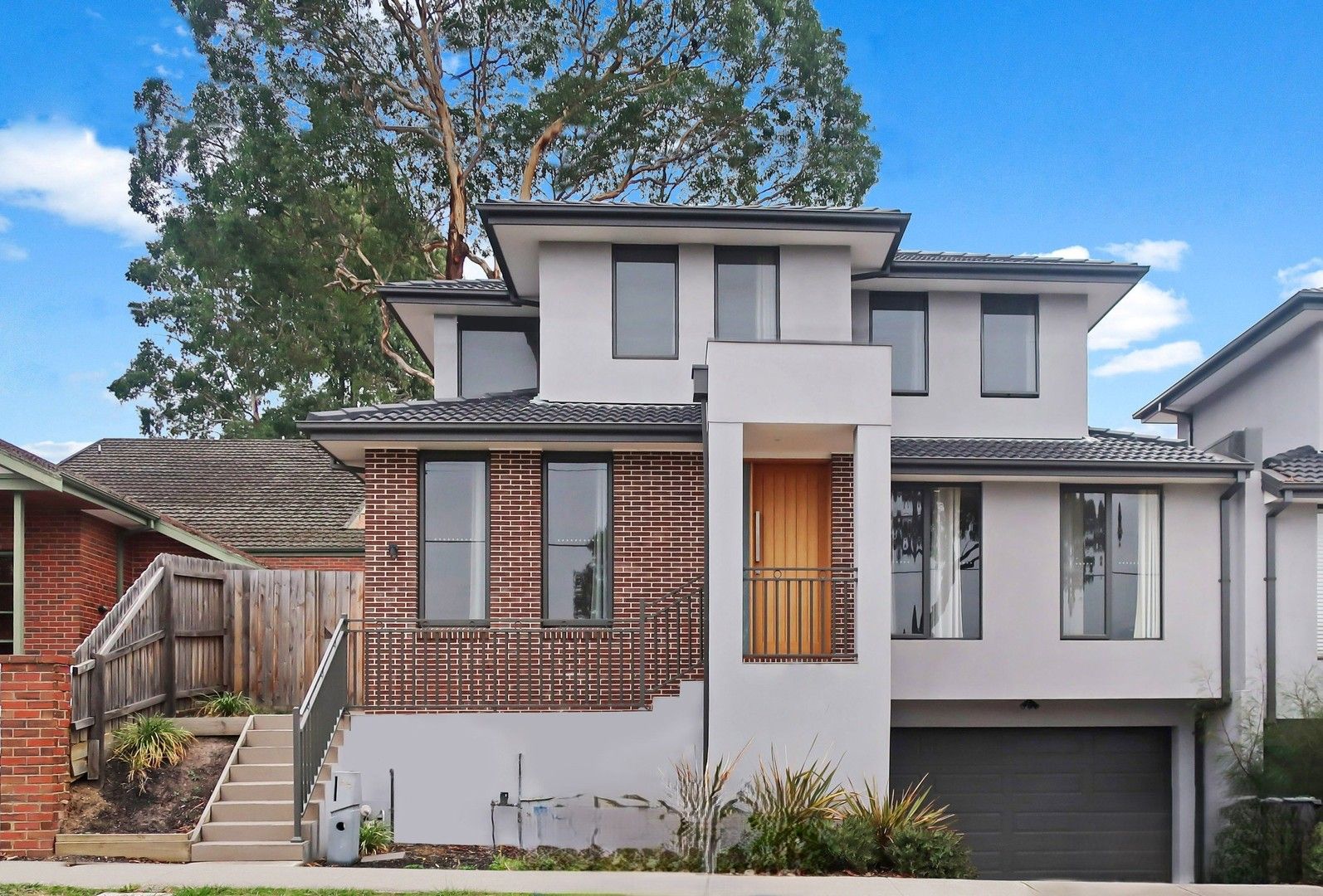 4 bedrooms Townhouse in 6C Garrisson Drive GLEN WAVERLEY VIC, 3150