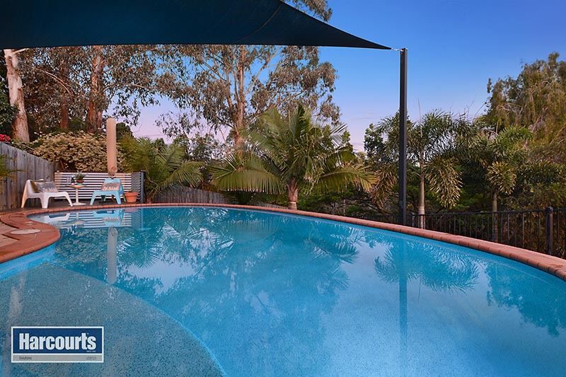 6 Bluewood Court, Ferny Hills QLD 4055, Image 2