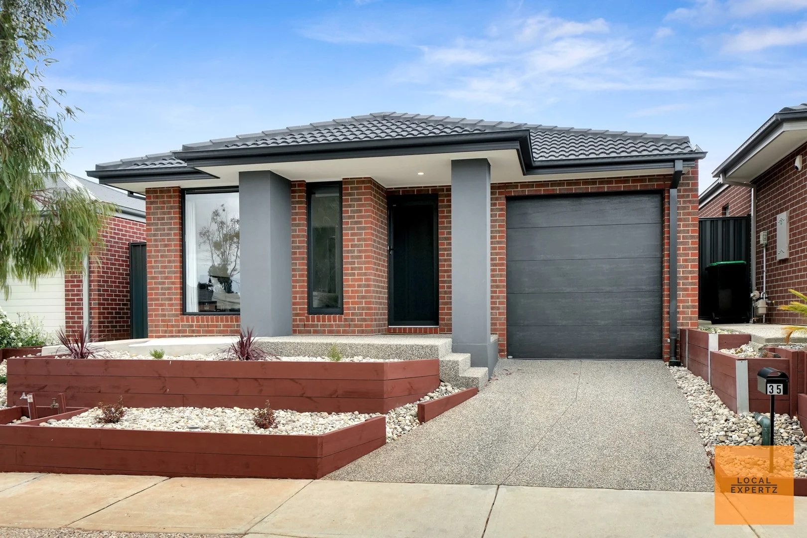 35 Oaky Crescent, Cobblebank VIC 3338