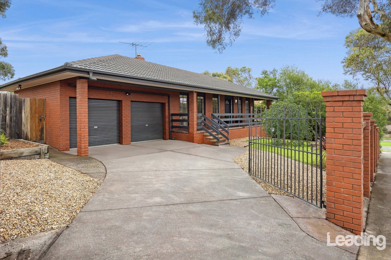 4 bedrooms House in 69 McEwen Drive SUNBURY VIC, 3429