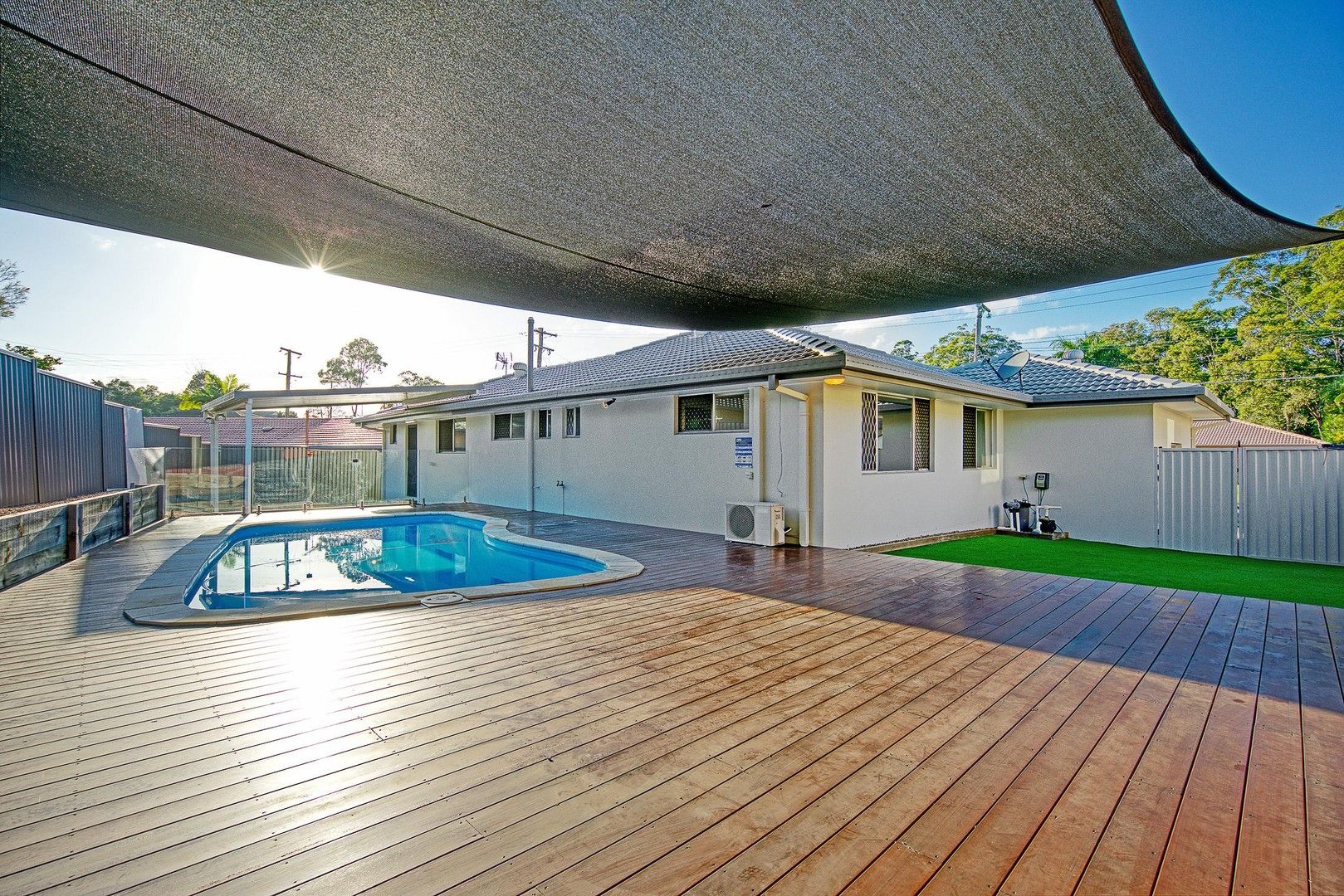 3 bedrooms House in 114 Yangoora Crescent ASHMORE QLD, 4214