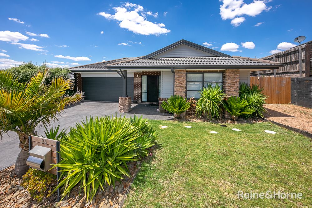 4 bedrooms House in 23 Barwick Road SUNBURY VIC, 3429
