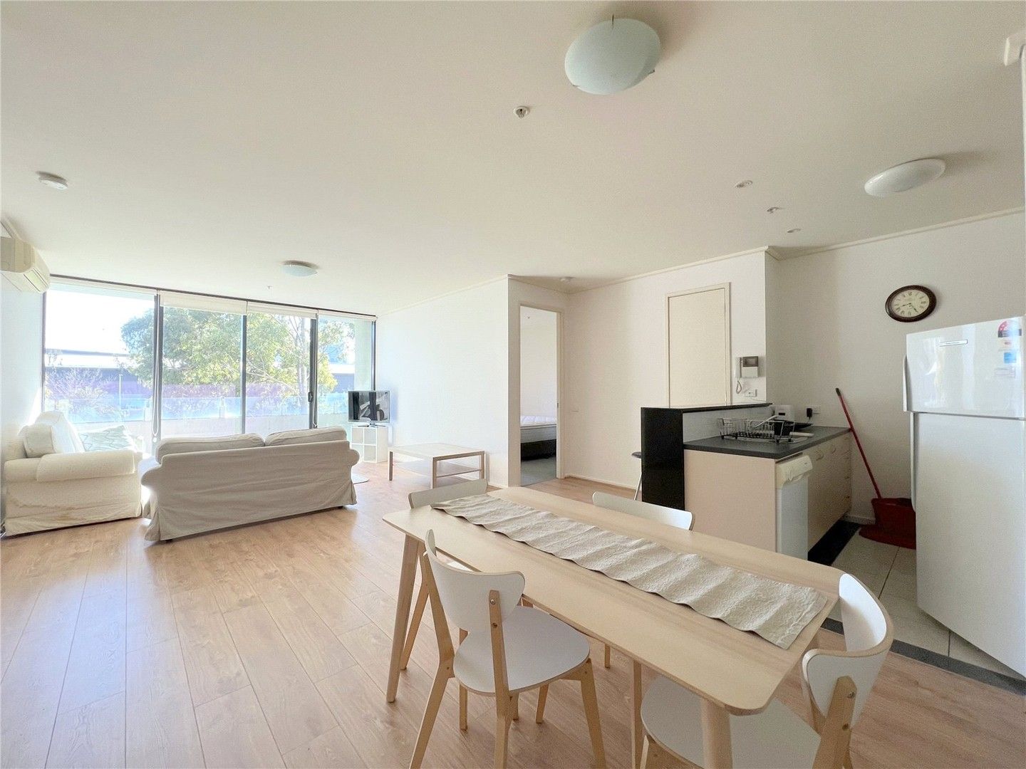 2 bedrooms Apartment / Unit / Flat in 25/83 Whiteman Street SOUTHBANK VIC, 3006