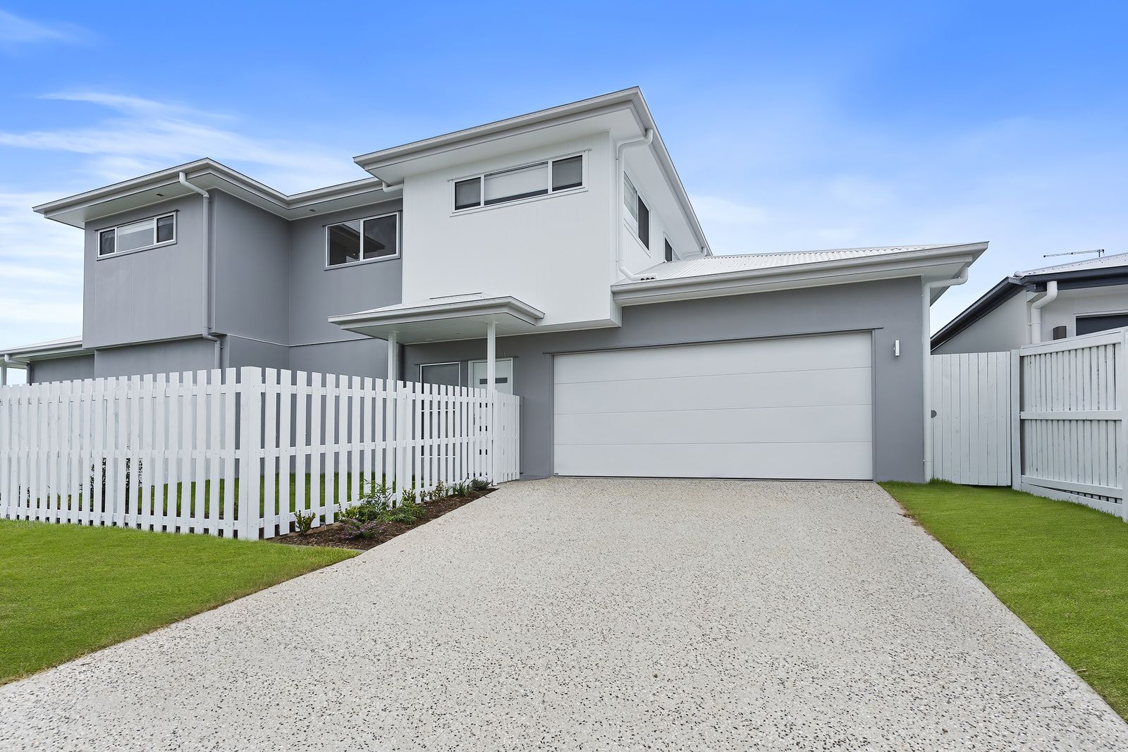 3 bedrooms Duplex in 1/5 Camphor St PALMVIEW QLD, 4553