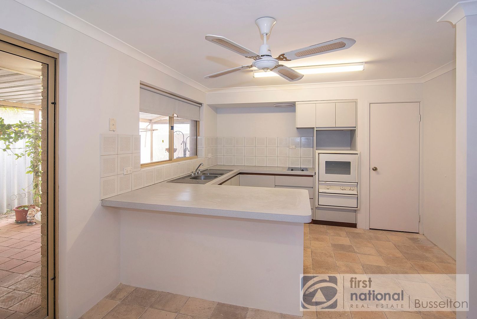 4 Dolphin Court, Broadwater WA 6280, Image 2