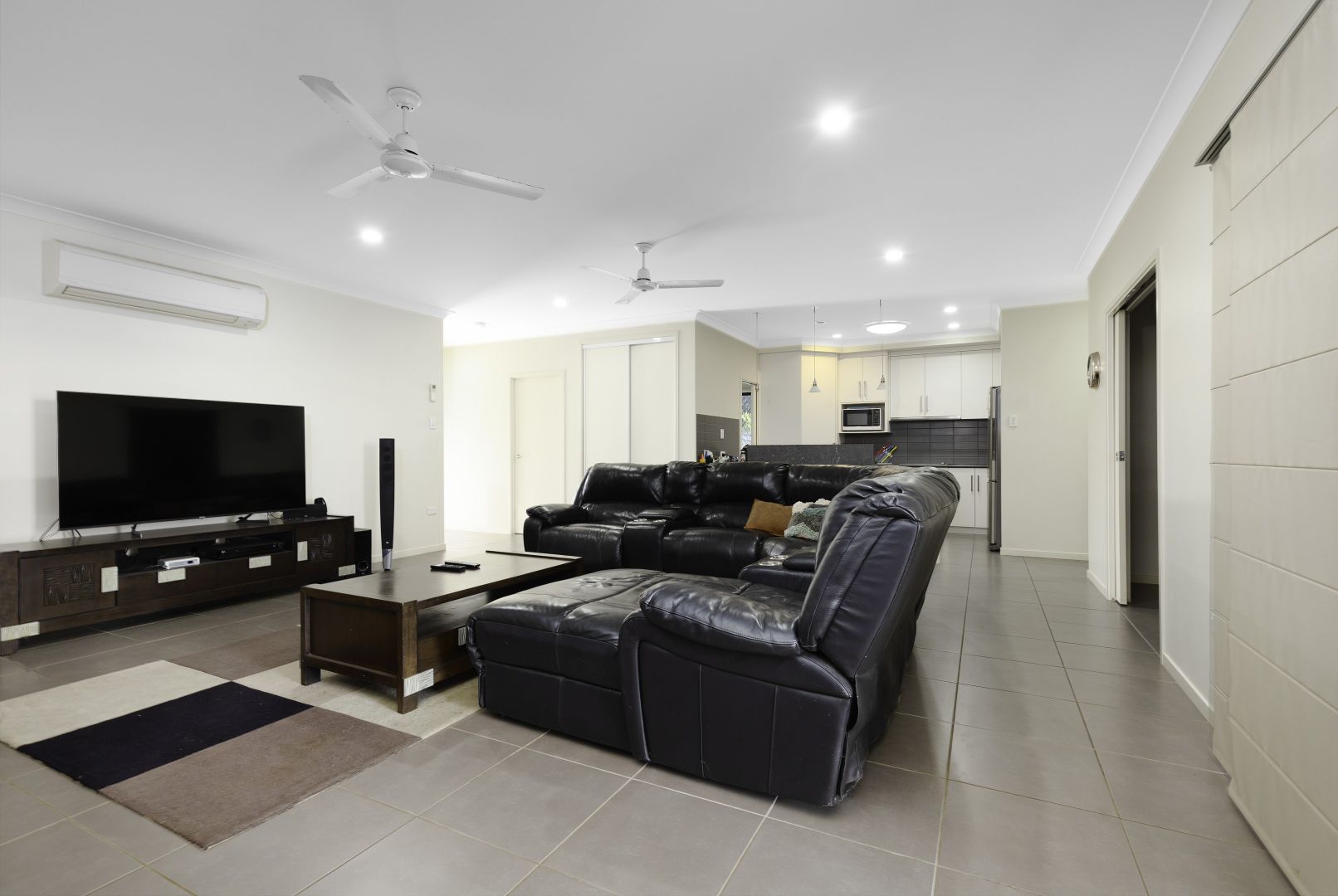 2 Woden Crescent, Ooralea QLD 4740, Image 2