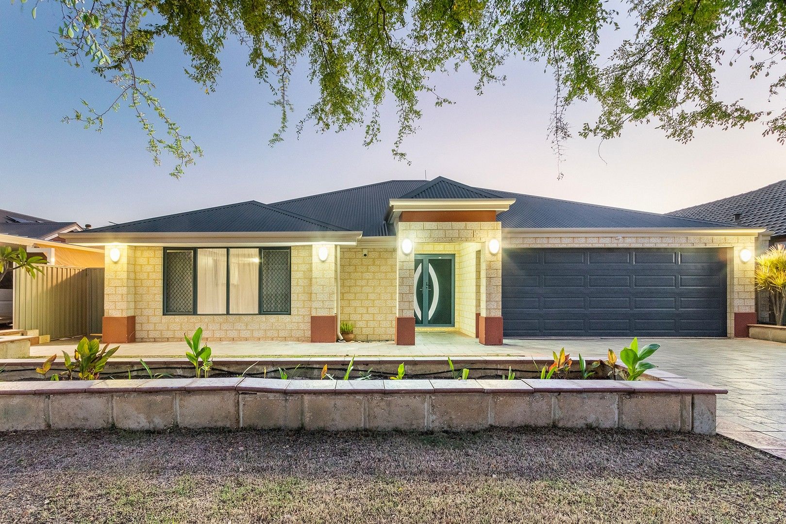 3 bedrooms House in 37 Bluestone Loop PIARA WATERS WA, 6112