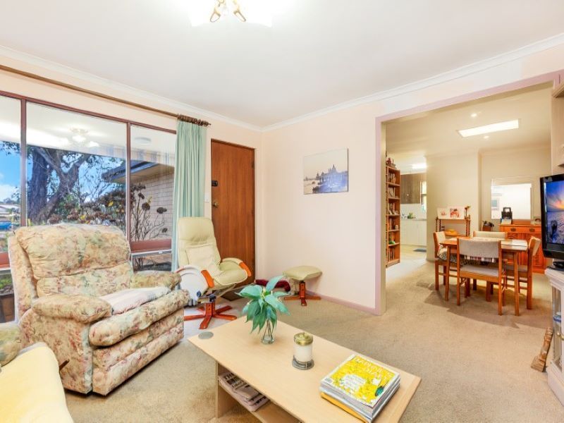 33 Carew Street, Reynella East SA 5161, Image 2