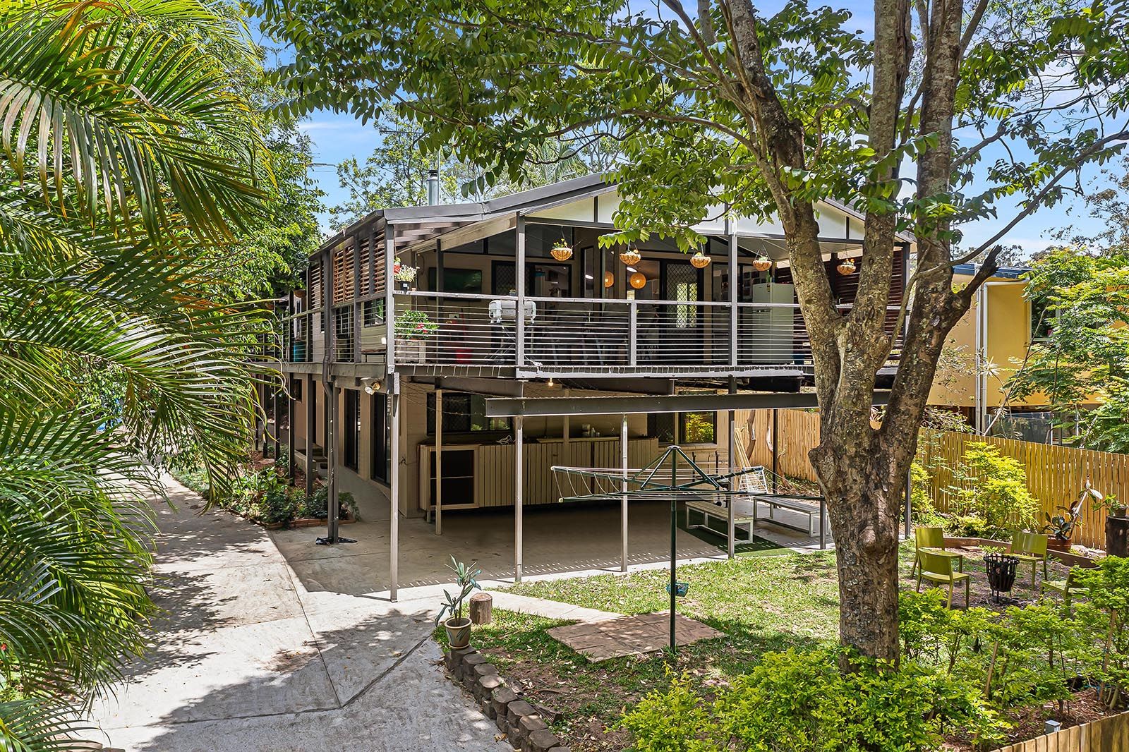 6 bedrooms House in 23 Durness Street KENMORE QLD, 4069