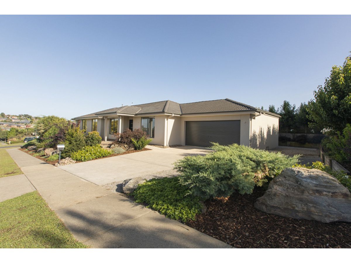 71 Dawson Drive, Warragul VIC 3820, Image 1