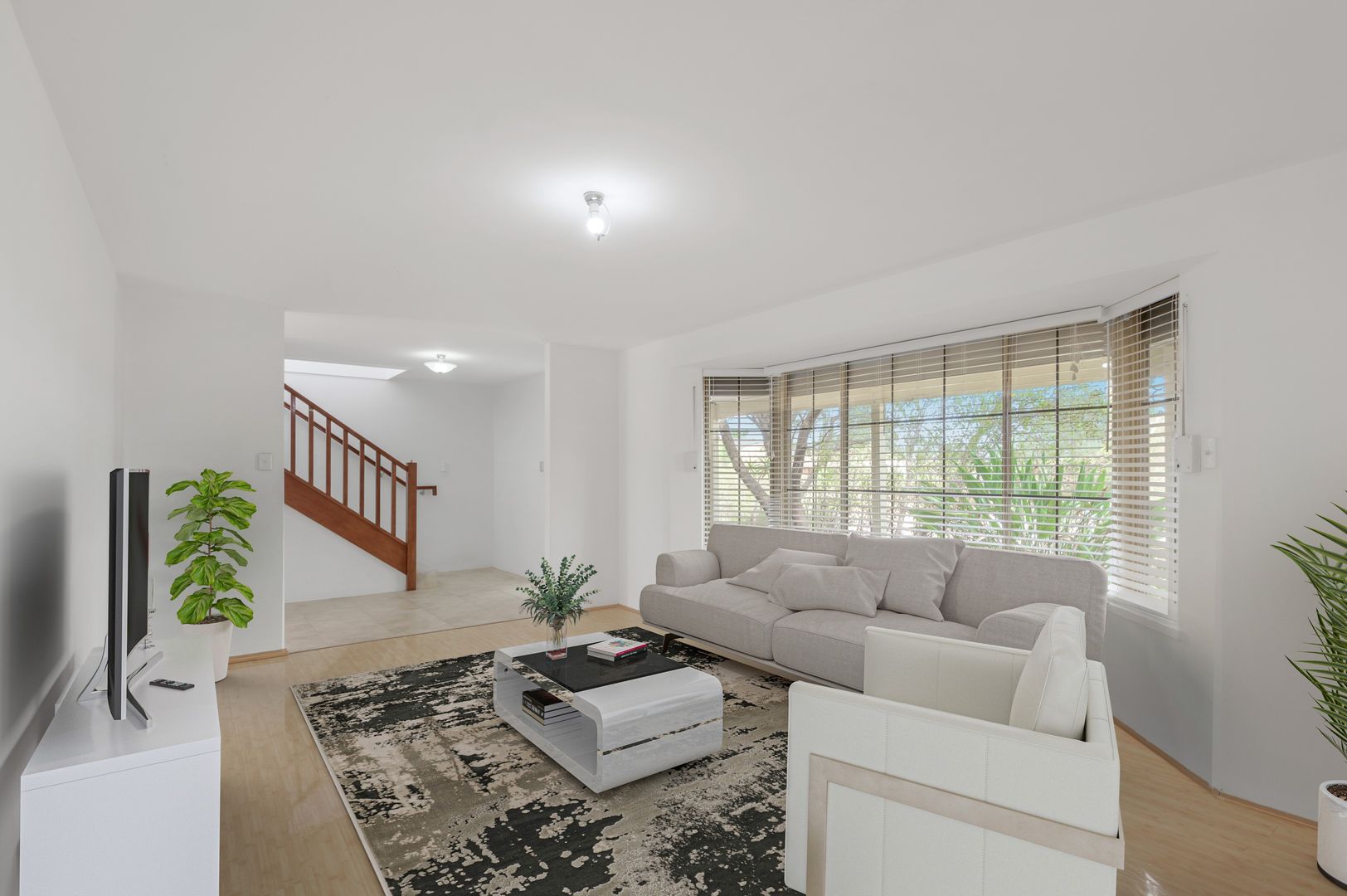 9 Jessica Court, Lake Coogee WA 6166, Image 2