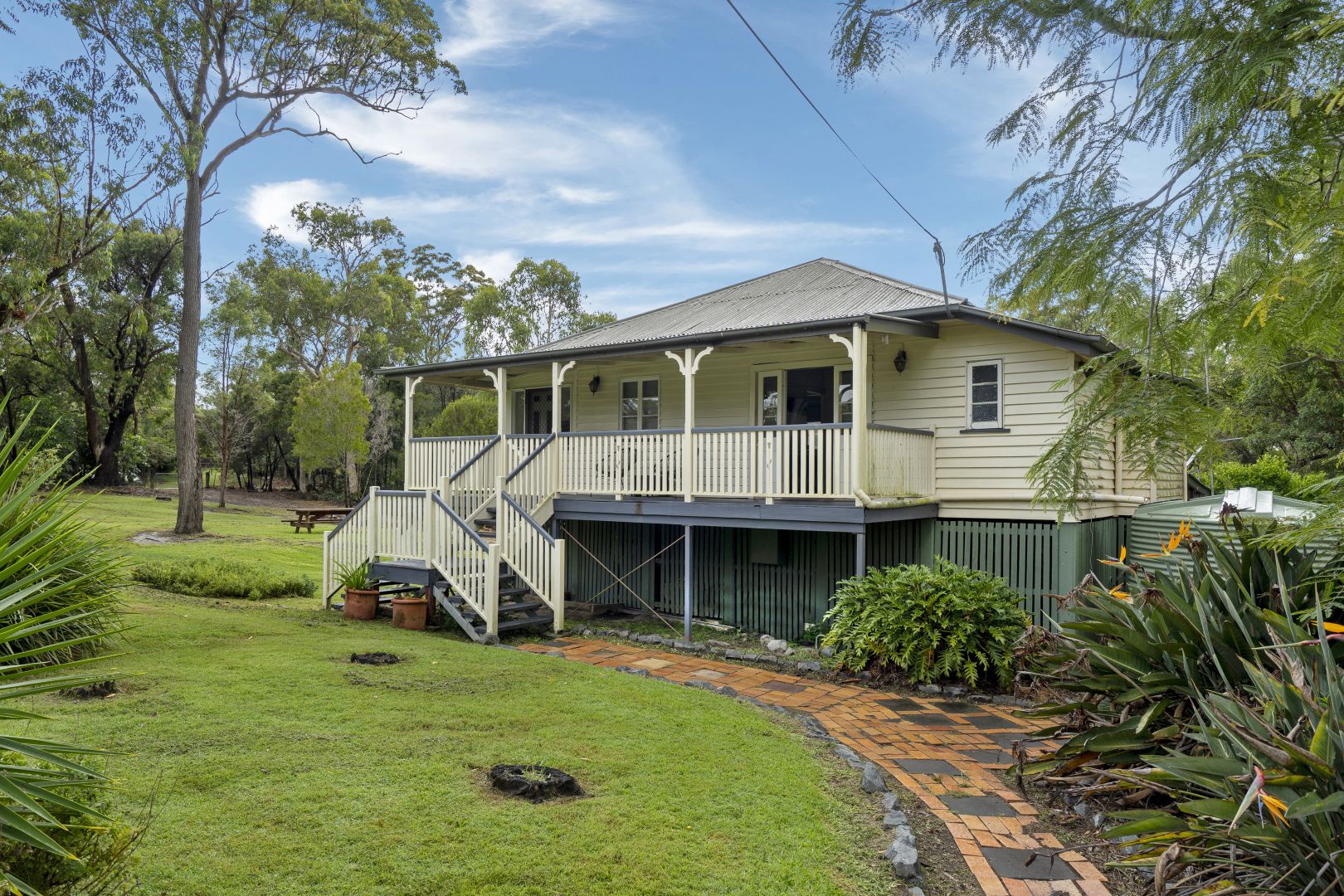 554564 Serpentine Creek Road, Redland Bay Property History & Address
