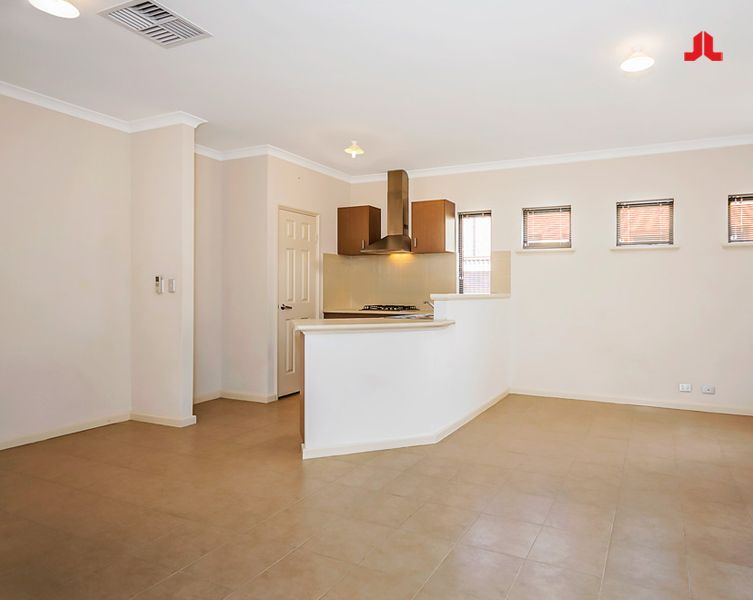 7/30 Whitemoss Turn, Waikiki WA 6169, Image 2