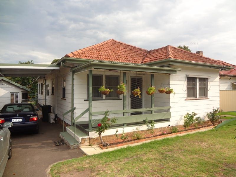 4 bedrooms House in 10 Balmoral Road NORTHMEAD NSW, 2152