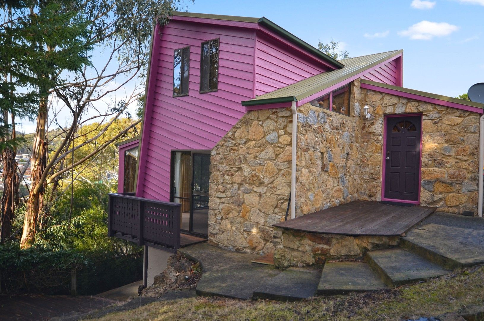 2 bedrooms House in 13 Daly Road LENAH VALLEY TAS, 7008