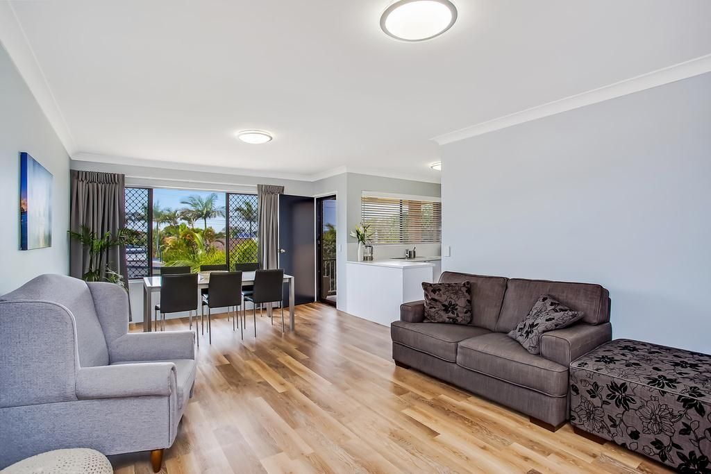 2 bedrooms Apartment / Unit / Flat in 8/19 Twenty Sixth Avenue PALM BEACH QLD, 4221