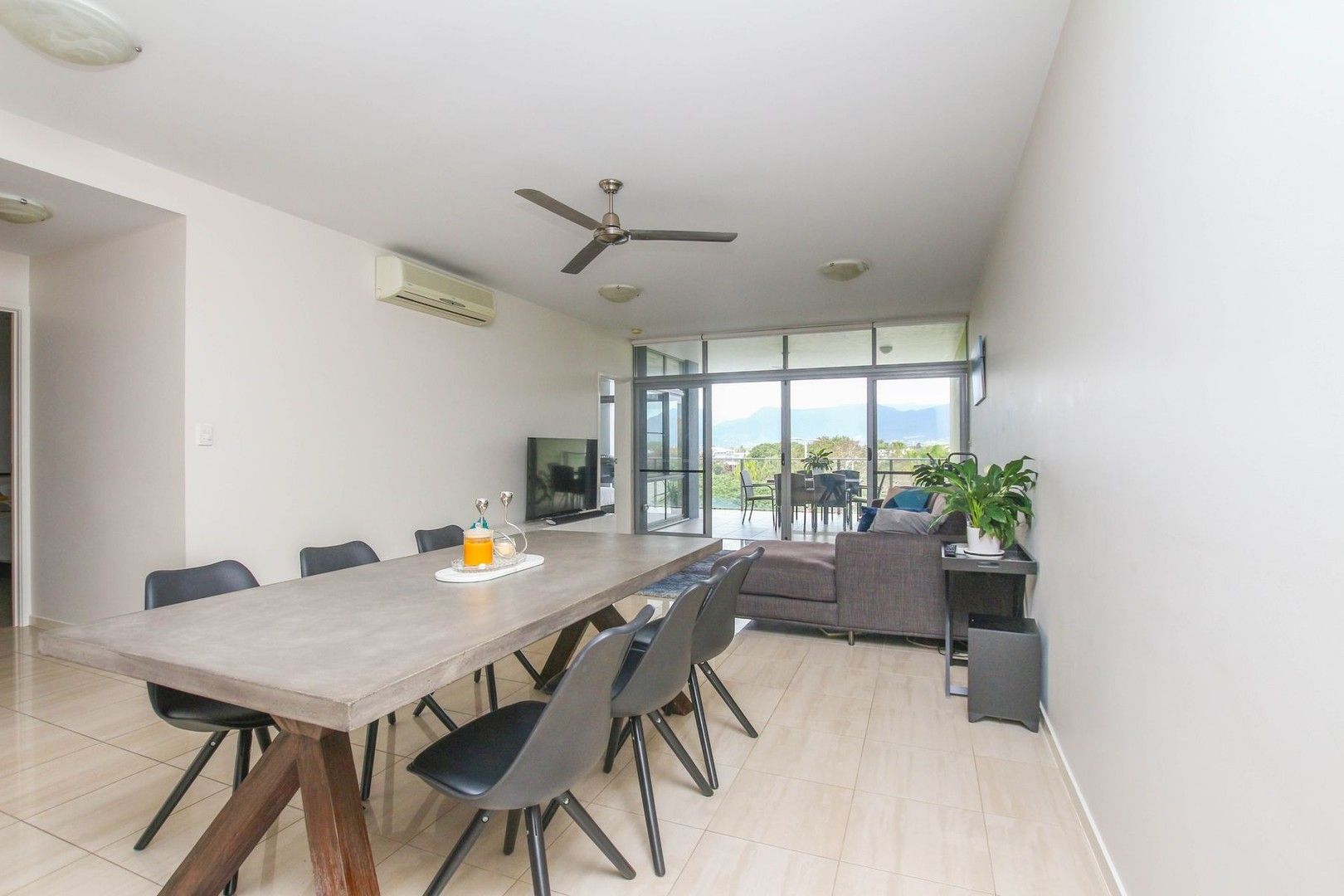 2 bedrooms Apartment / Unit / Flat in 403/174 Grafton Street CAIRNS CITY QLD, 4870