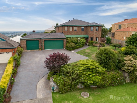 10 Eddie Barron Terrace, Pakenham VIC 3810