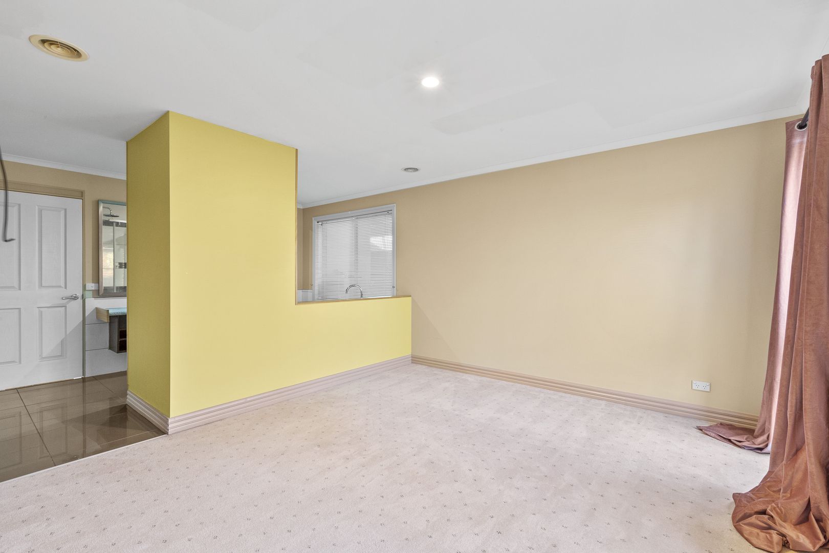 33 Grandview Crescent, Hillside VIC 3037, Image 2