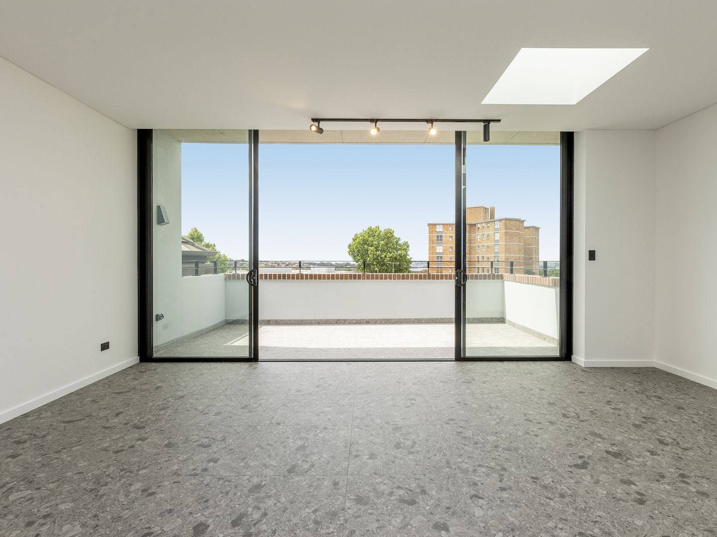 1 bedrooms Apartment / Unit / Flat in 93 Parraween Street CREMORNE NSW, 2090