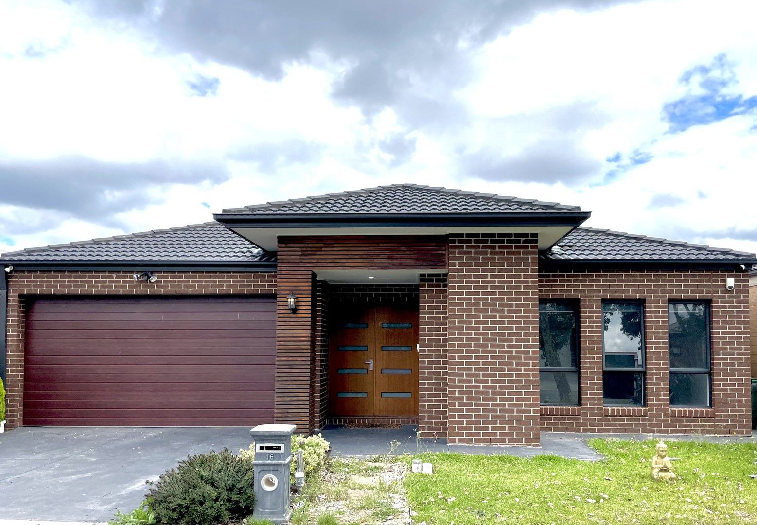 4 bedrooms House in 16 Travers Street CRAIGIEBURN VIC, 3064