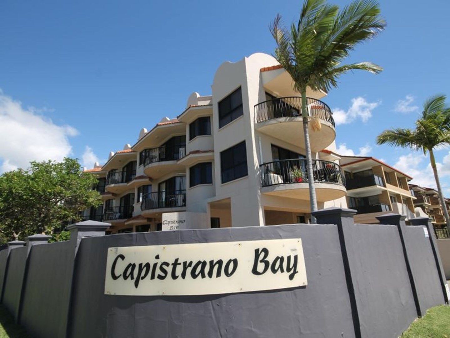 1 bedrooms Apartment / Unit / Flat in 9/2 Broad Street LABRADOR QLD, 4215