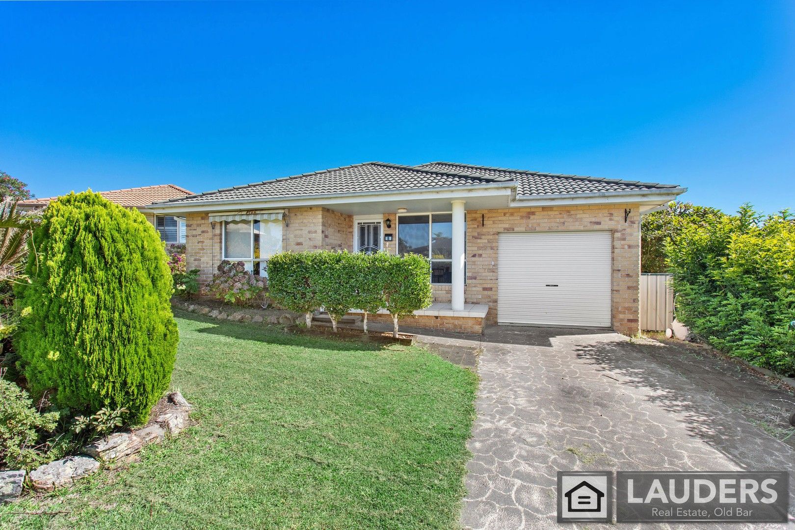 3 bedrooms House in 8 Snoewood Street OLD BAR NSW, 2430